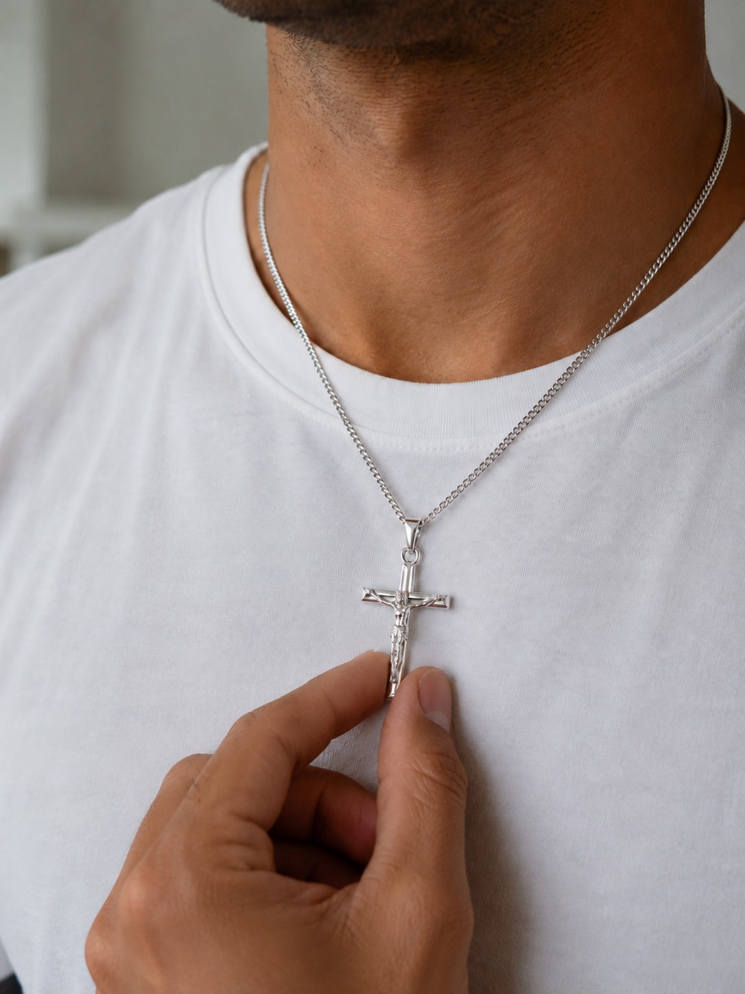 CRUCIFIX PENDANT CHAIN 2MM | Silver