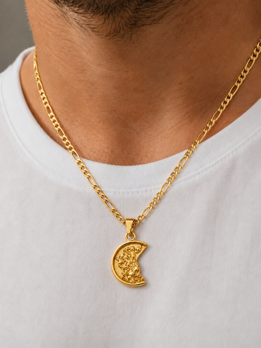 ST. CHRISTOPHER PENDANT FIGARO CHAIN | 18K Gold